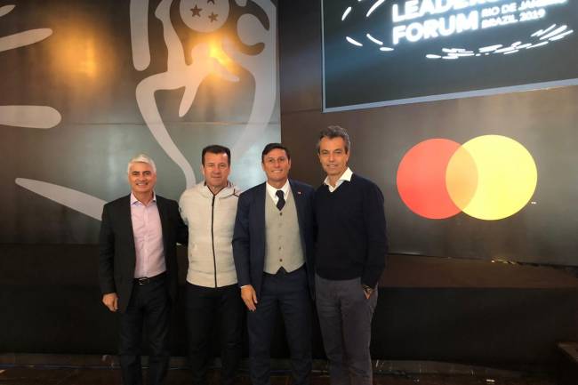 Javier Zanetti y Dunga protagonizaron el Priceless Moment de Mastercard Latinoamérica