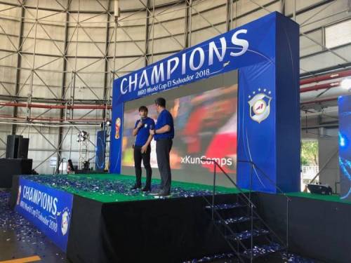 Aeroman celebró el final de año junto a Fernando Morientes y Fernando Palomo
