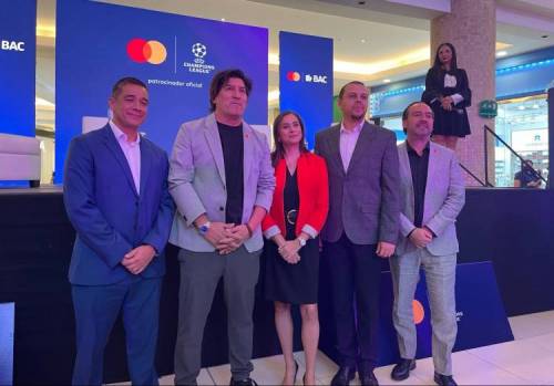 Iván Zamorano sorprendió a los tarjetahabientes Mastercard de Honduras