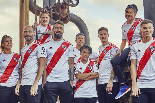 Adidas presentó la nueva camiseta de River Plate