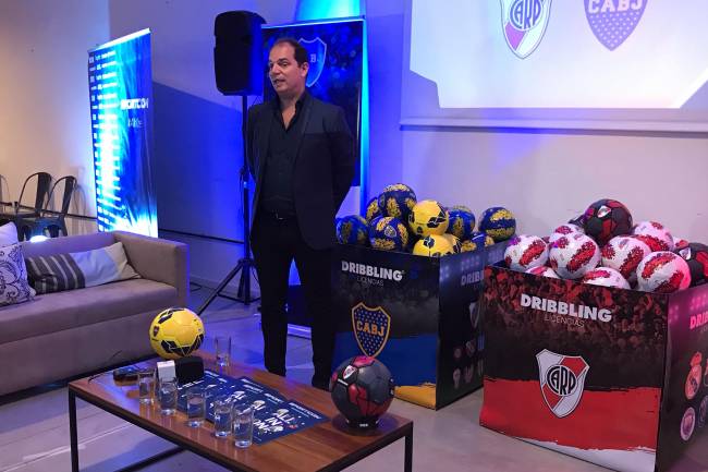 Sportcom renueva licencias con River Plate y Boca Juniors