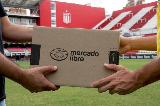 Mercado Libre anunció su primer patrocinio en un club del fútbol argentino