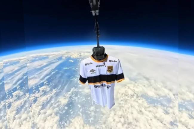 Un equipo colombiano llevó su camiseta al espacio