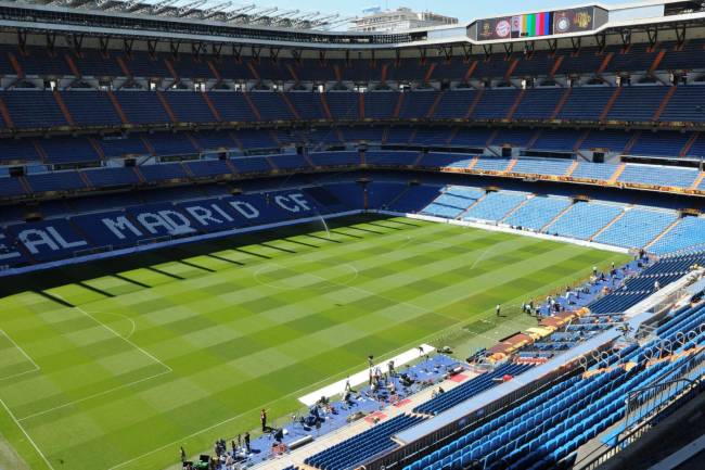 Real Madrid sells old Santiago Bernabéu seats