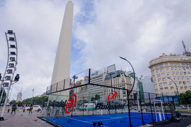 El pádel llega al Obelisco de la mano de Bullpadel