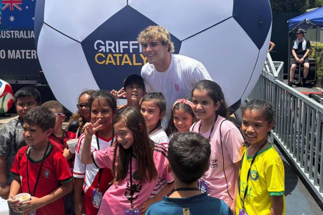 Benjamín Cremaschi sorprendió a niños de Miami en la previa de Estados Unidos-Australia