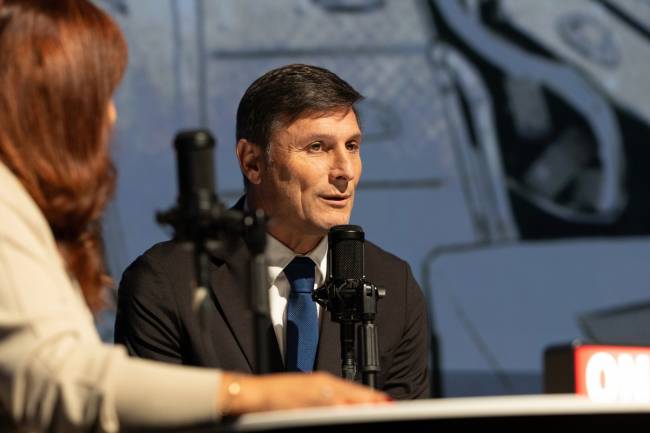 Javier Zanetti se hizo presente en "Superhéroes del Desarrollo" del BID