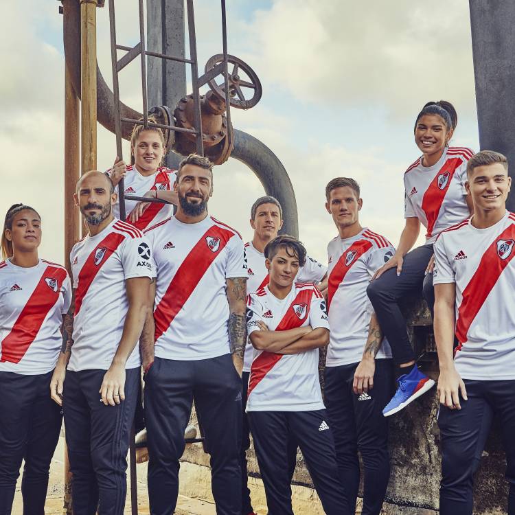 Adidas presentó la nueva camiseta de River Plate