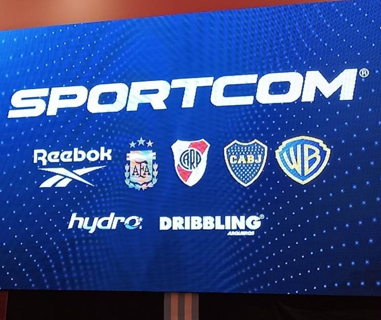Sportcom anunció un acuerdo de comercialización de productos de Boca Juniors, River Plate y AFA