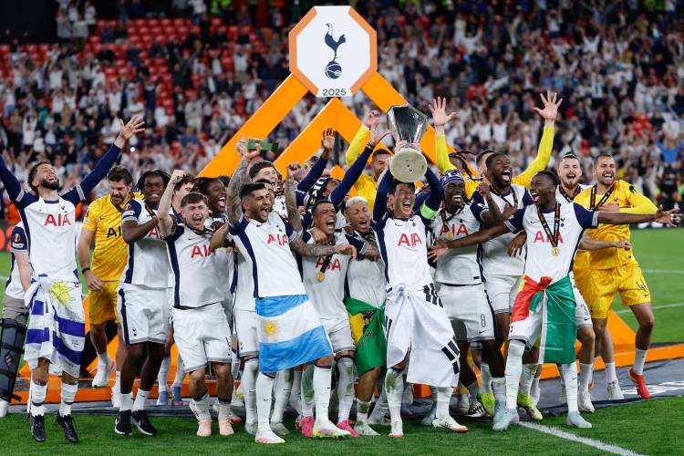 How much money did Tottenham Hotspur receive after winning the UEFA Europa League?