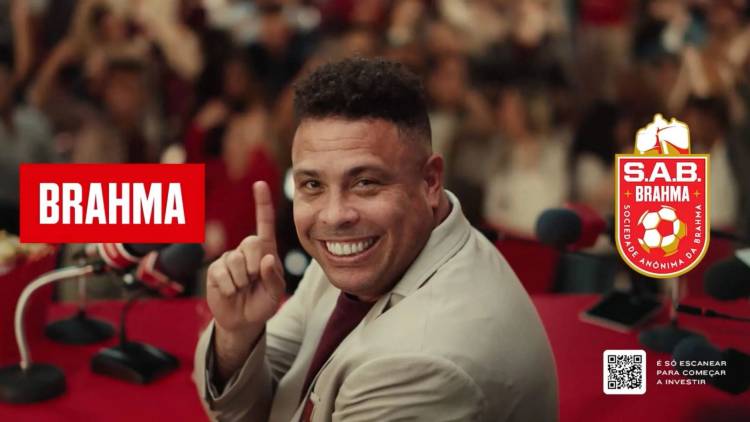 Ronaldo Nazário stars in Brahma’s new campaign as the “president” of the “Sociedade Anônima da Brahma” (Brahma Corporation).