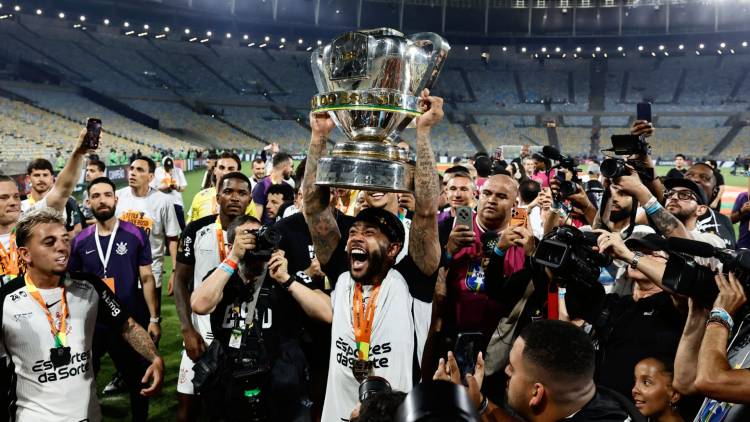 El éxito económico de Memphis Depay en Corinthians