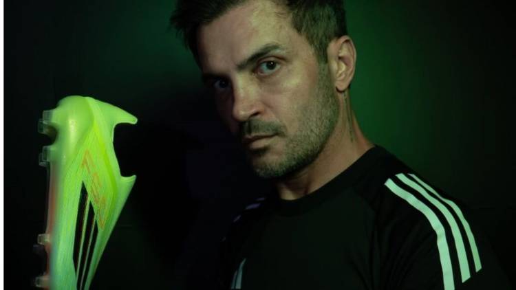 Adidas signs the King of Futsal