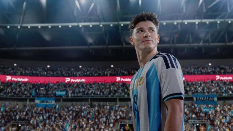 Julián Álvarez protagoniza la nueva campaña de PedidosYa