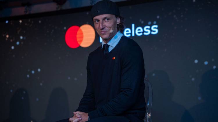 David Luiz puts the finishing touch on Mastercard's activation in Budapest