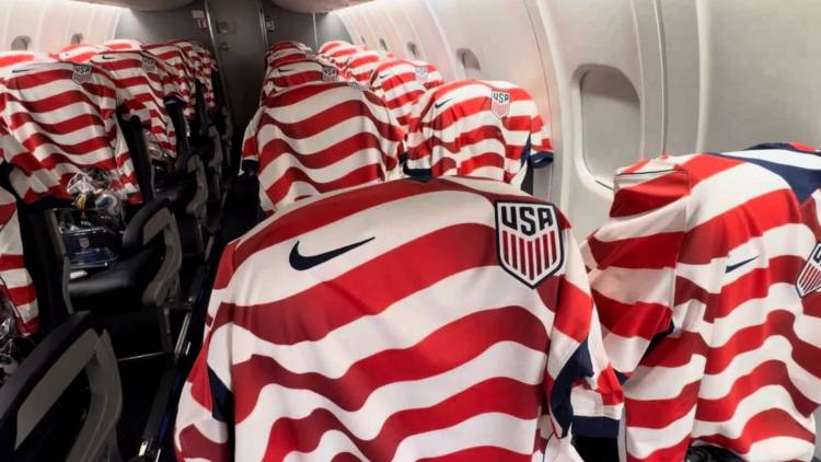 American Airlines surprises passengers with USMNT jerseys