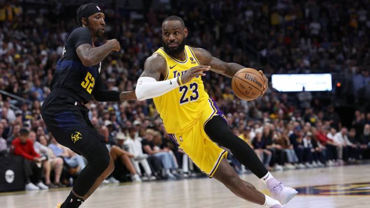 ¿Por qué la NBA paga lo mismo a LeBron James que a un debutante?